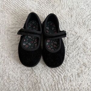 Zara Classic Black Kids Mary Jane Shoes size 21(5) never worn